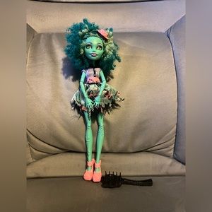 Monster High Frights, Camera, Action! Honey Swamp Doll